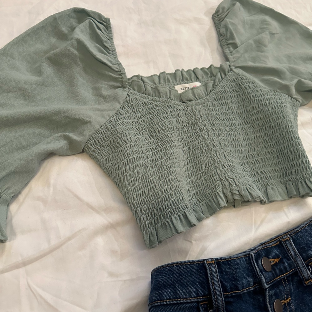 NWOT BRAND NEW Sage Green Crop Top Puff Sleeve Ruched Draw String Size Medium - Picture 3 of 5